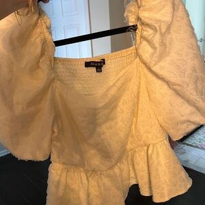 Cream Puff Sleeve Top
